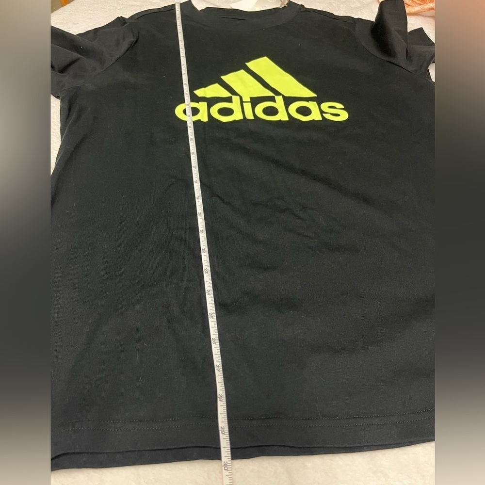 NWT Adidas women’s 1X black graphic amplifier tshirt with lime green adidas logo - Picture 6 of 7